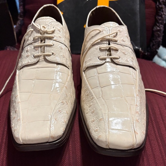 Stacy Adams Cream Textured Oxfords - Picture 1 of 12
